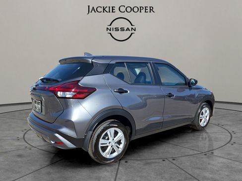 New 2025 Nissan Kicks Play S image 5