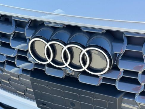 New 2025 Audi Q5 2.0T Premium image 7