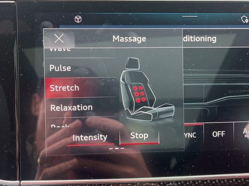 Used 2023 Audi SQ7 Prestige w/ Sport Package image 17