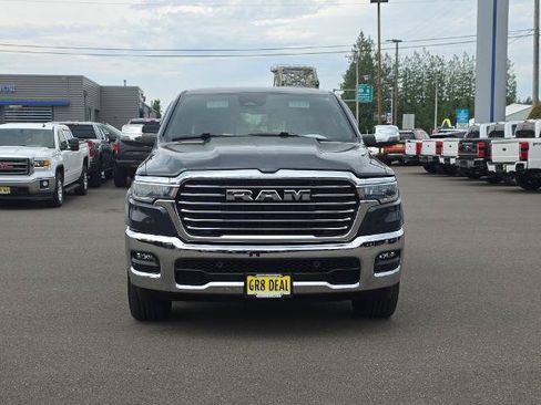 Used 2025 RAM 1500 Laramie AWD/4WD image 3