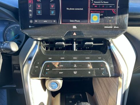 Used 2021 Toyota Venza XLE w/ Softex Package image 17