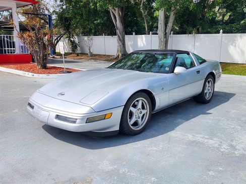 Used 1996 Chevrolet Corvette Coupe RWD image 4