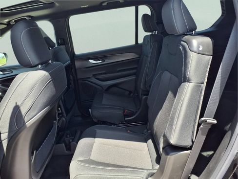 New 2026 Jeep Grand Cherokee L 4WD image 12