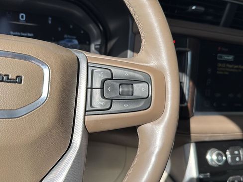 Used 2023 GMC Yukon Denali w/ Denali Reserve Package image 19
