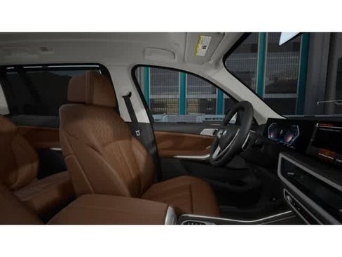 New 2026 BMW X7 xDrive40i w/ Premium Package image 9