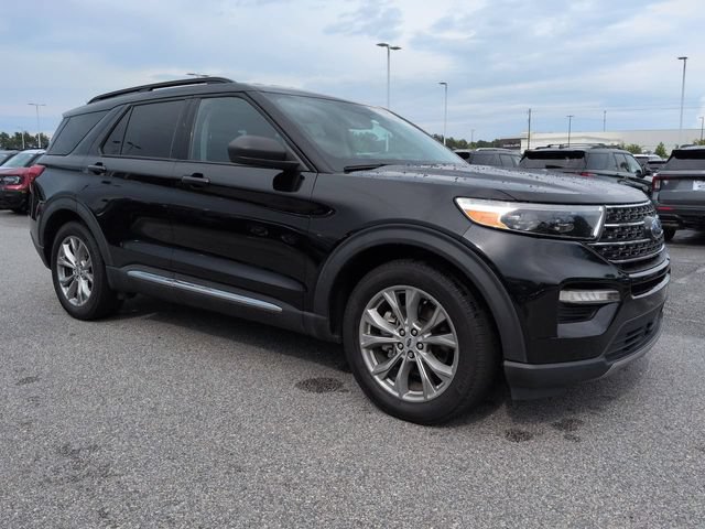 Used 2023 Ford Explorer XLT w/ Equipment Group 202A RWD image 2