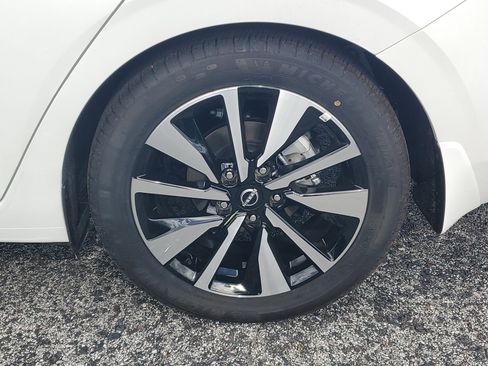 New 2025 Nissan Sentra SV w/ SV Premium Package image 7