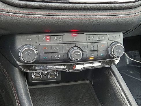 Used 2024 Dodge Durango GT image 30