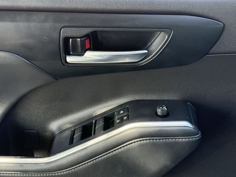 Used 2022 Toyota Highlander XSE FWD image 22