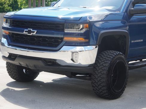 Used 2017 Chevrolet Silverado 1500 LT w/ All Star Edition image 29