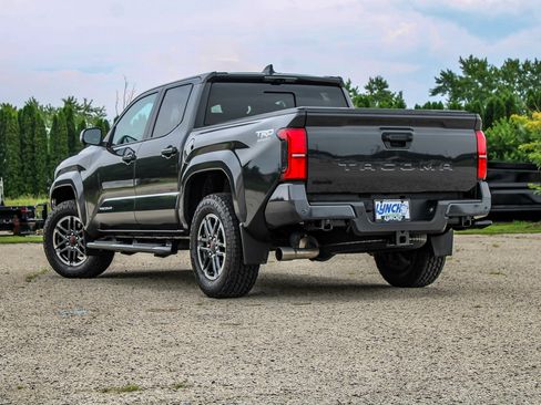 Used 2024 Toyota Tacoma TRD Sport w/ TRD Sport Premium Package AWD/4WD image 8
