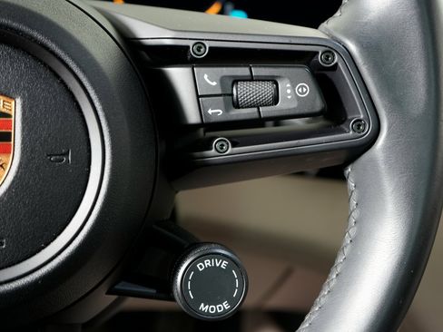 Used 2023 Porsche Taycan 4S image 27