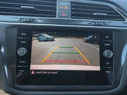 Used 2024 Volkswagen Tiguan SE FWD image 27