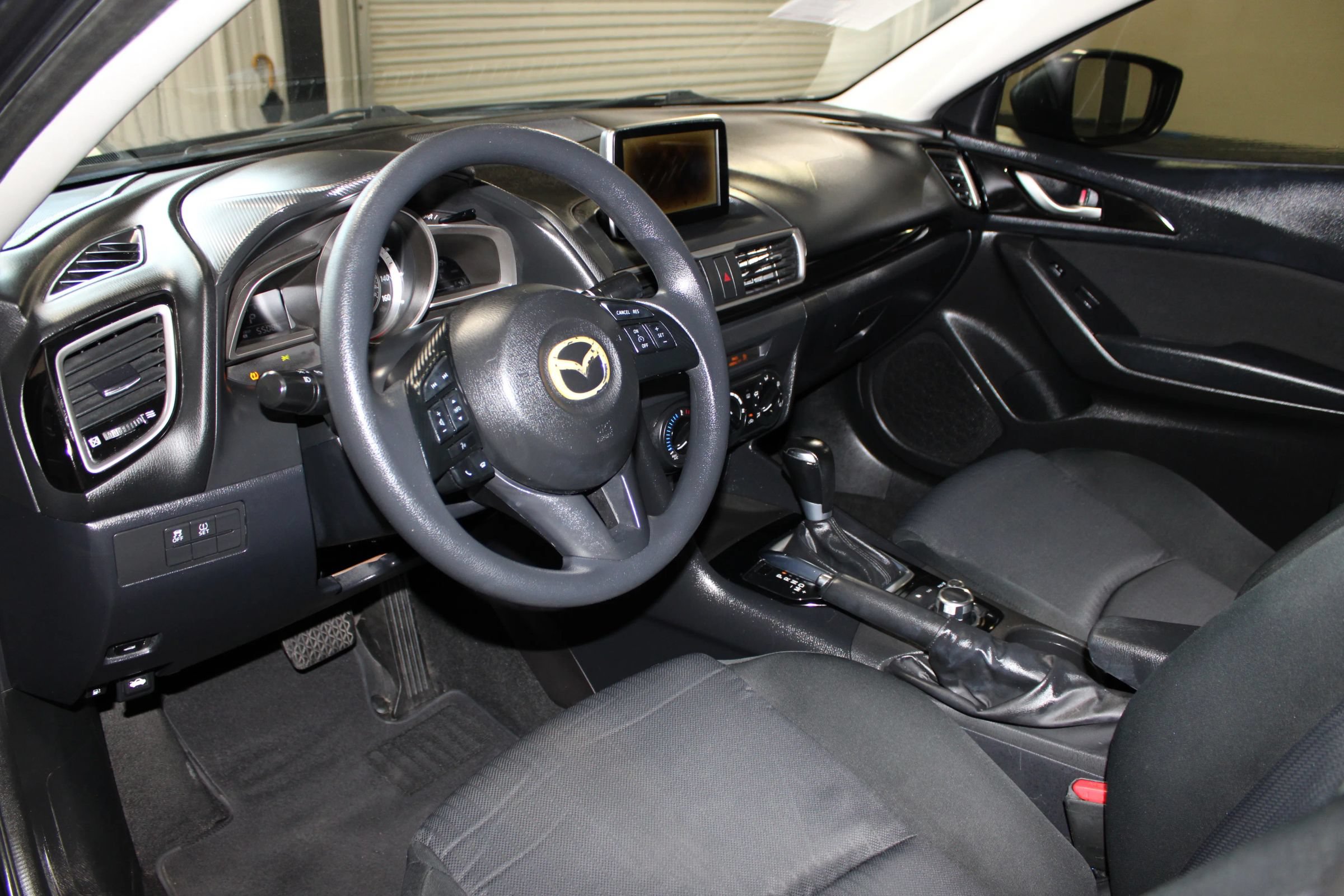 Used 2015 MAZDA MAZDA3 i Sport FWD image 25
