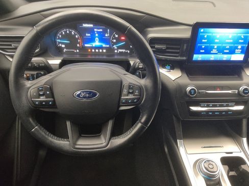 Used 2020 Ford Explorer XLT w/ Equipment Group 202A image 22