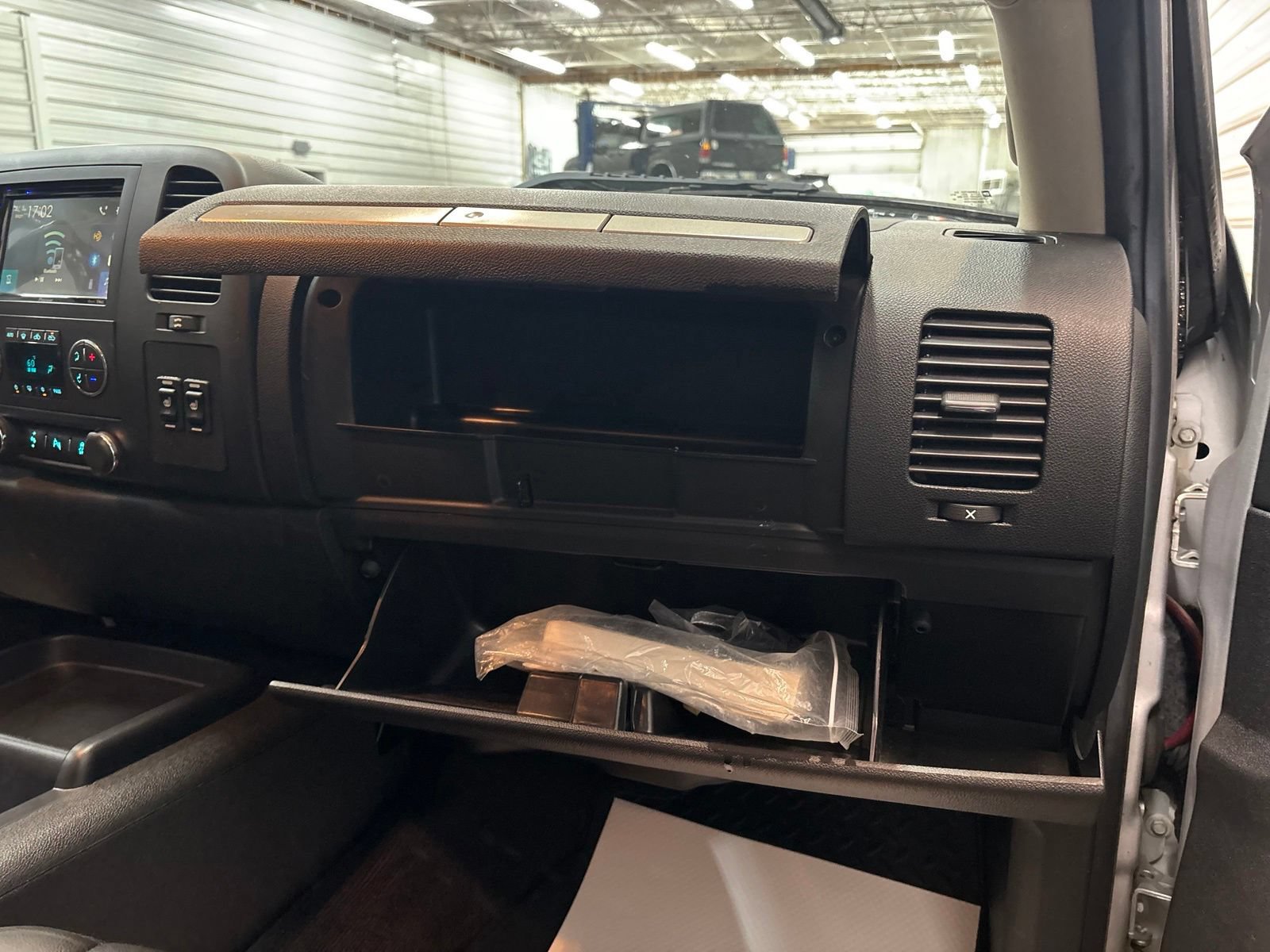 Used 2014 GMC Sierra 2500 SLE w/ SLE Preferred Package AWD/4WD image 29