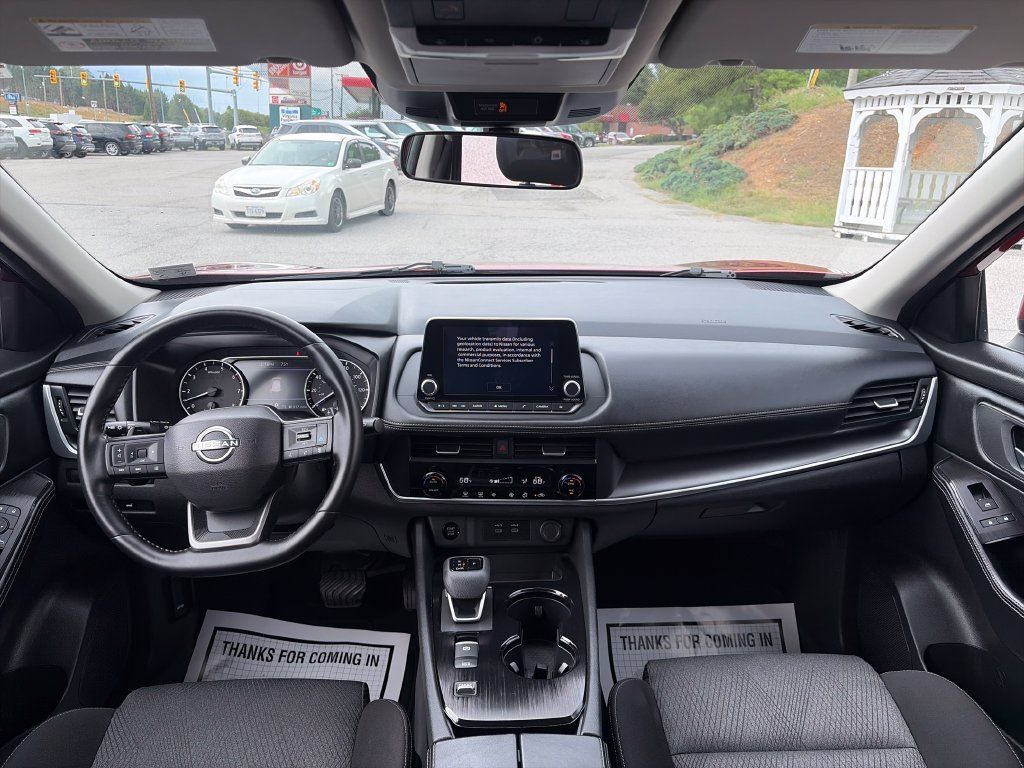 Used 2025 Nissan Rogue SV FWD image 13