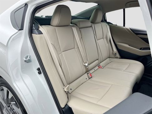 Used 2024 Subaru Legacy Limited image 27