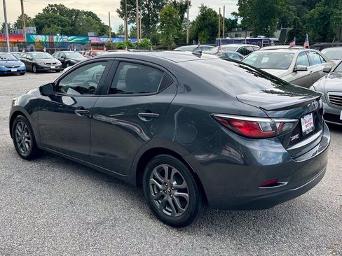 Used 2020 Toyota Yaris LE FWD image 5