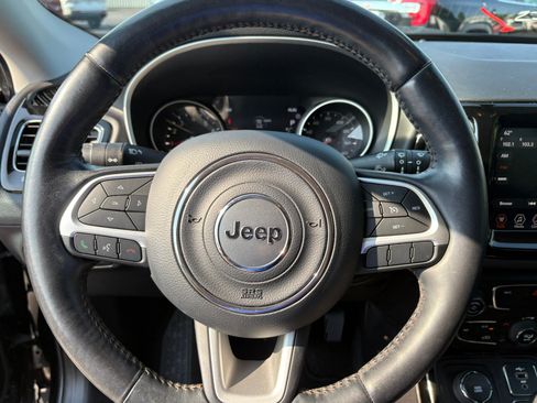 Used 2020 Jeep Compass Limited AWD/4WD image 18
