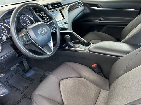 Used 2018 Toyota Camry LE FWD image 10