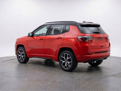Used 2025 Jeep Compass Limited AWD/4WD image 6