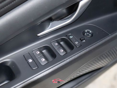 Used 2023 Hyundai Elantra SEL w/ Convenience Package image 35