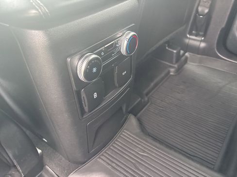 Used 2022 Ford Explorer XLT w/ Equipment Group 202A image 32