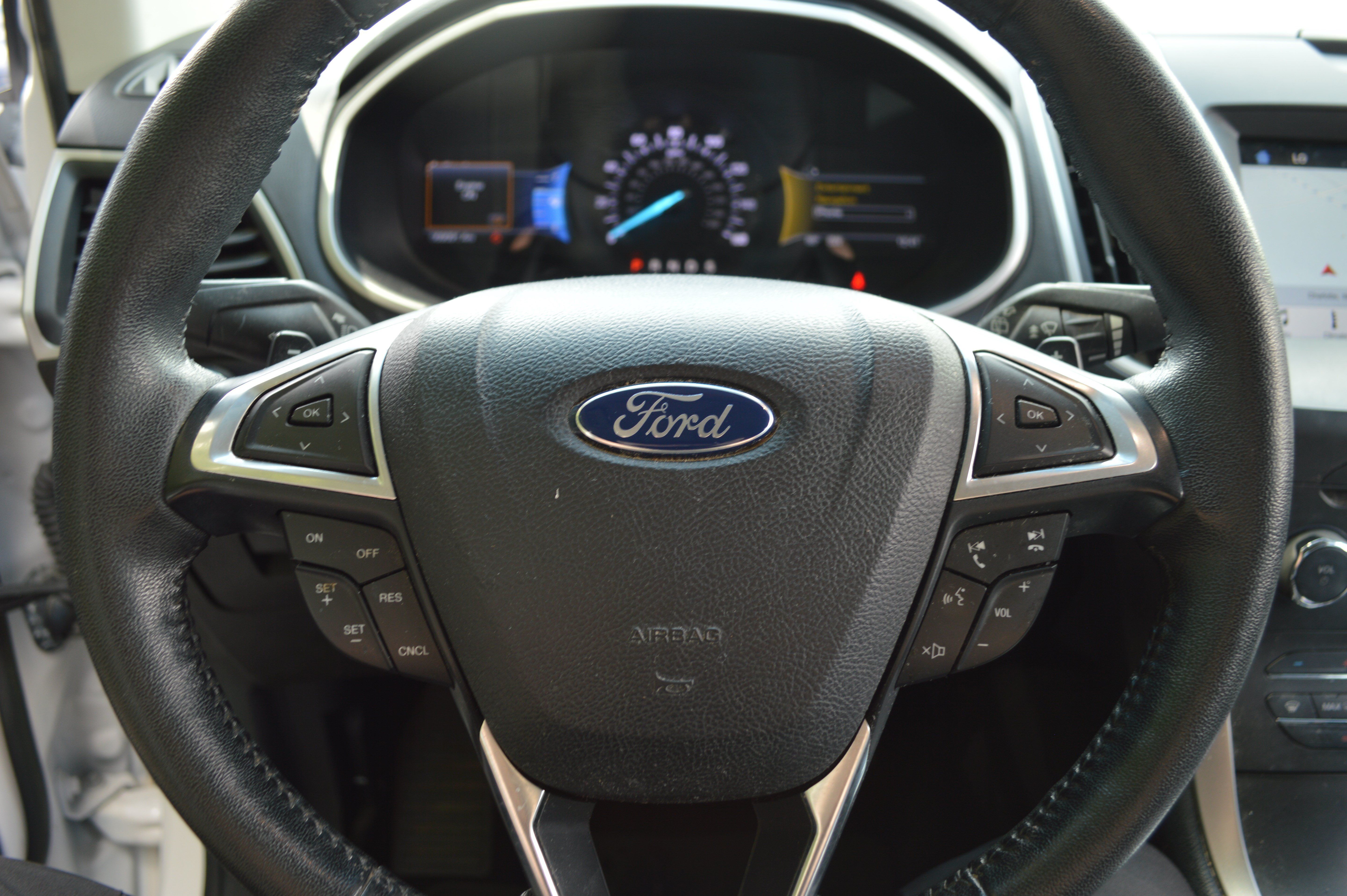 Used 2017 Ford Edge SEL w/ Equipment Group 201A AWD/4WD image 6