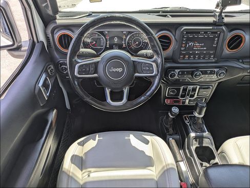 Used 2021 Jeep Gladiator Mojave w/ Uconnect 4C Nav & Sound Group AWD/4WD image 18