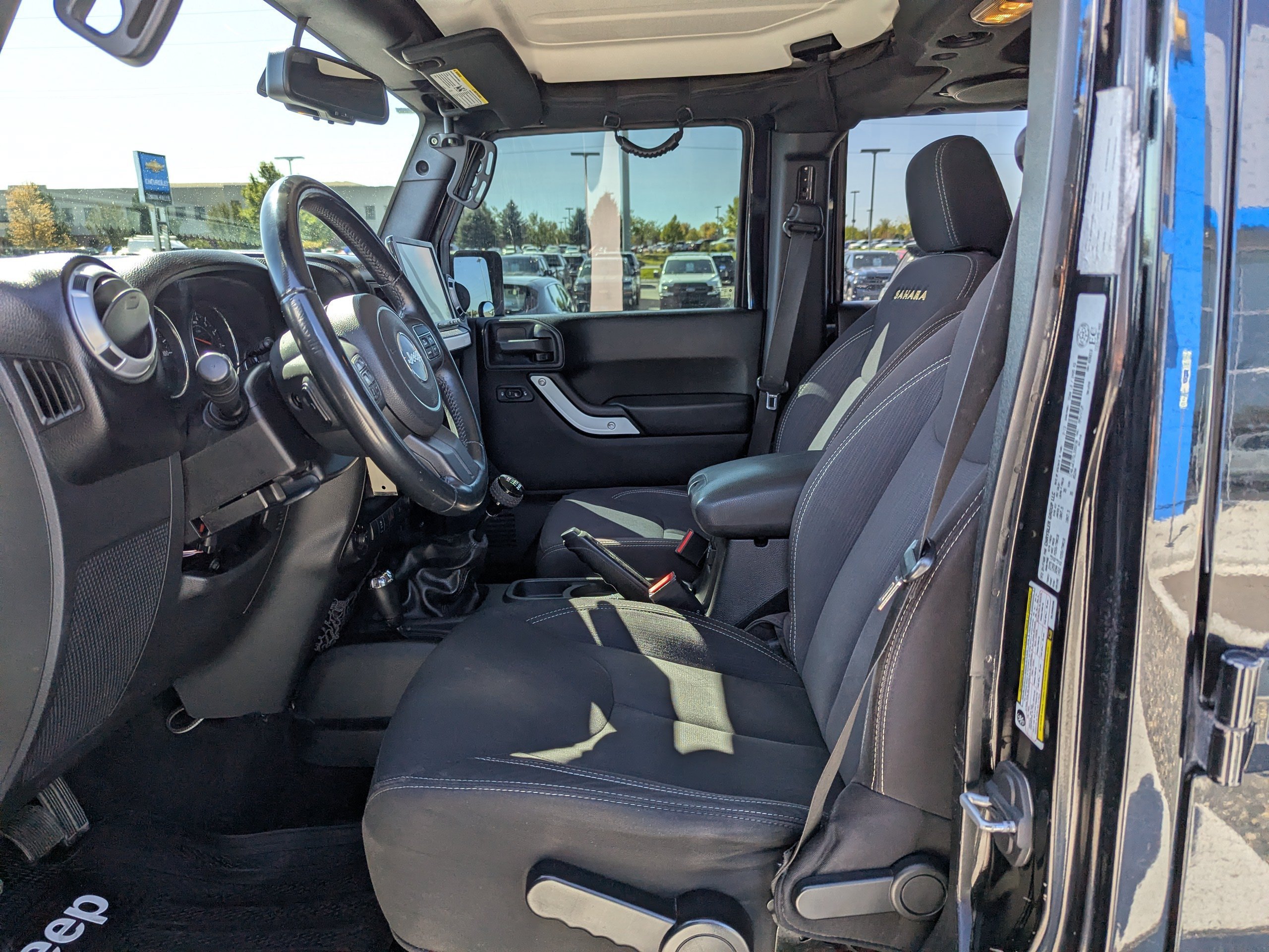Used 2013 Jeep Wrangler Unlimited Sahara w/ Connectivity Group AWD/4WD image 11