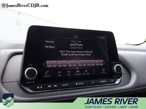 Used 2025 Nissan Rogue SV FWD image 33