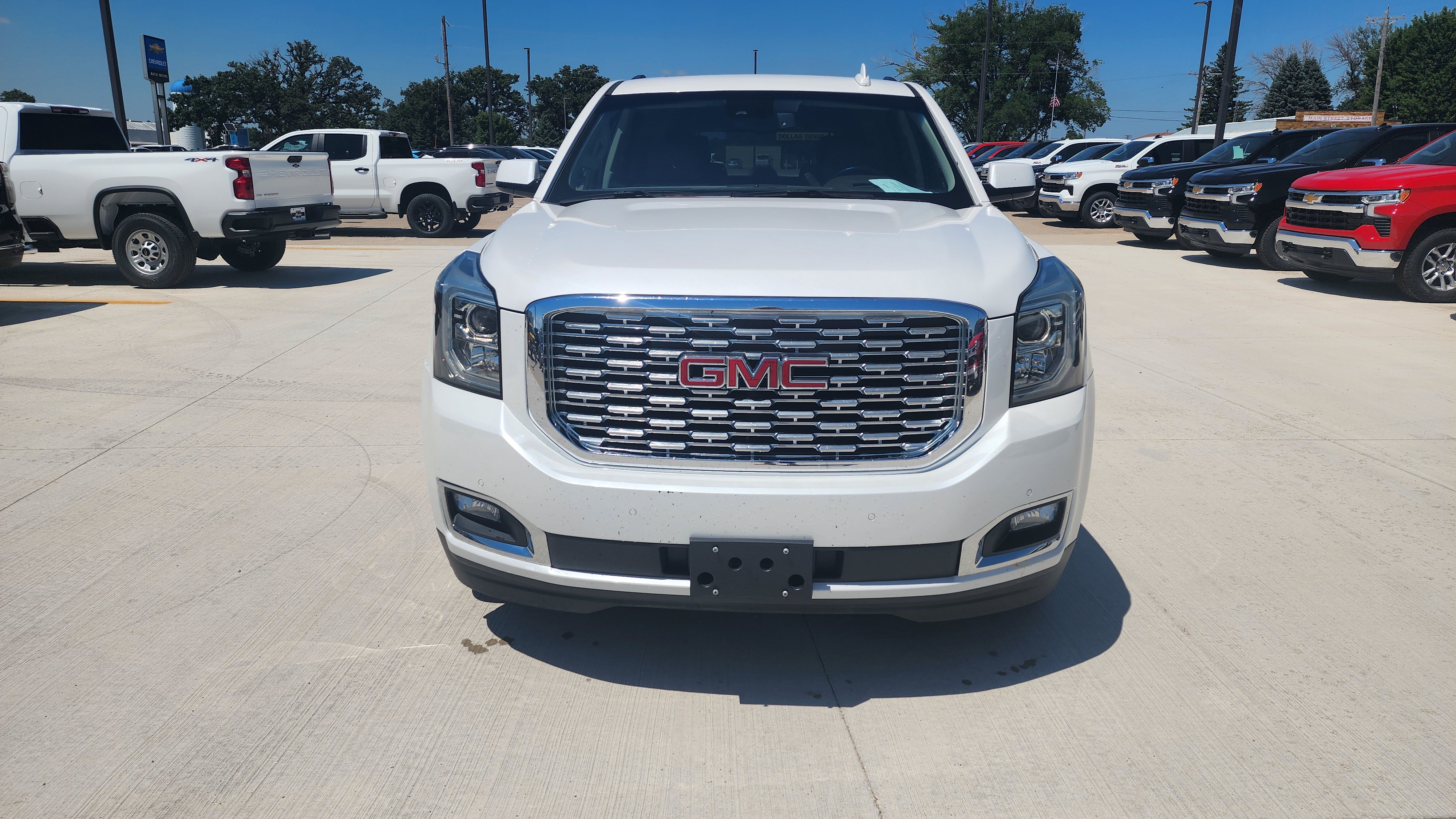 Used 2019 GMC Yukon Denali w/ Denali Ultimate Package AWD/4WD image 2