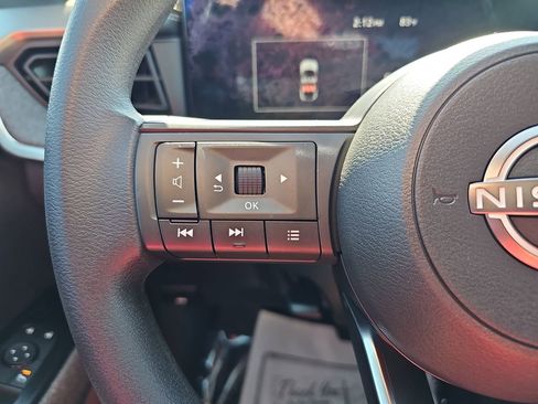 Used 2025 Nissan Kicks SV FWD image 17