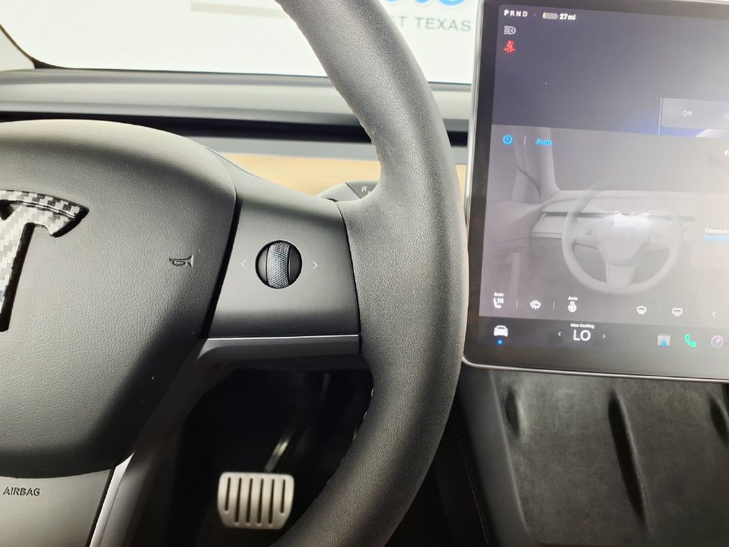 Used 2025 Tesla Model Y Performance AWD/4WD image 18