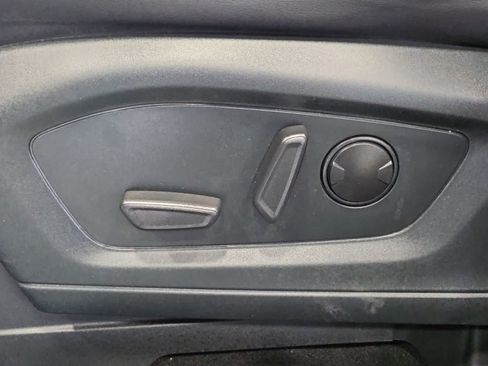 Used 2023 Ford Explorer Platinum w/ Technology Package AWD/4WD image 17