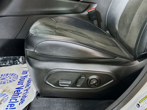 Used 2022 Jeep Grand Cherokee L Laredo image 18