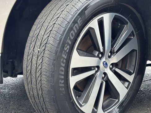 Used 2018 Subaru Outback 2.5i Limited w/ Popular Package #2 AWD/4WD image 33