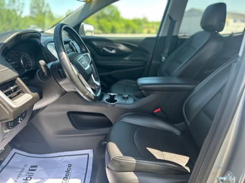 Used 2024 GMC Terrain SLT AWD/4WD image 28
