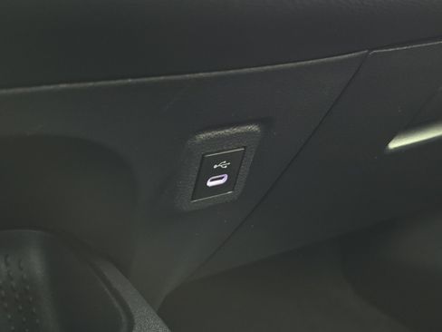 Used 2025 Toyota Corolla LE FWD image 29