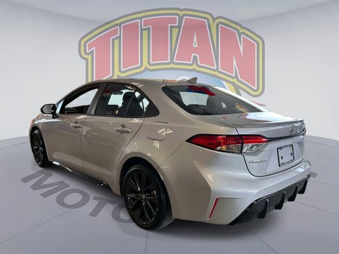 Certified 2025 Toyota Corolla SE FWD image 3