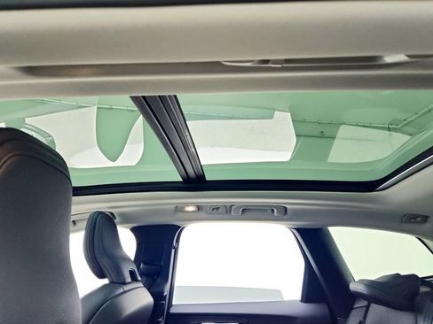 Certified 2025 Volvo XC60 B5 Plus image 22