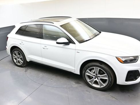 Used 2025 Audi Q5 2.0T Premium w/ Convenience Plus Package AWD/4WD image 53