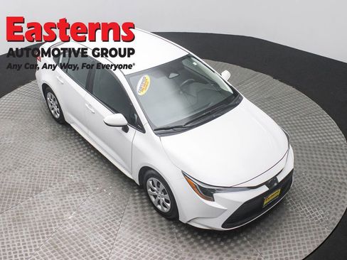 Used 2024 Toyota Corolla LE image 3