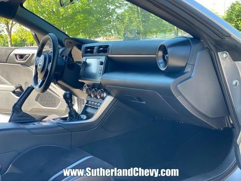 Used 2025 Toyota GR86 Premium w/ Performance Package RWD image 16
