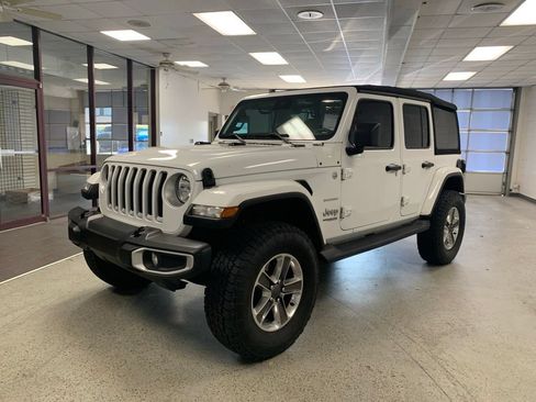 Used 2021 Jeep Wrangler Unlimited Sahara AWD/4WD image 3