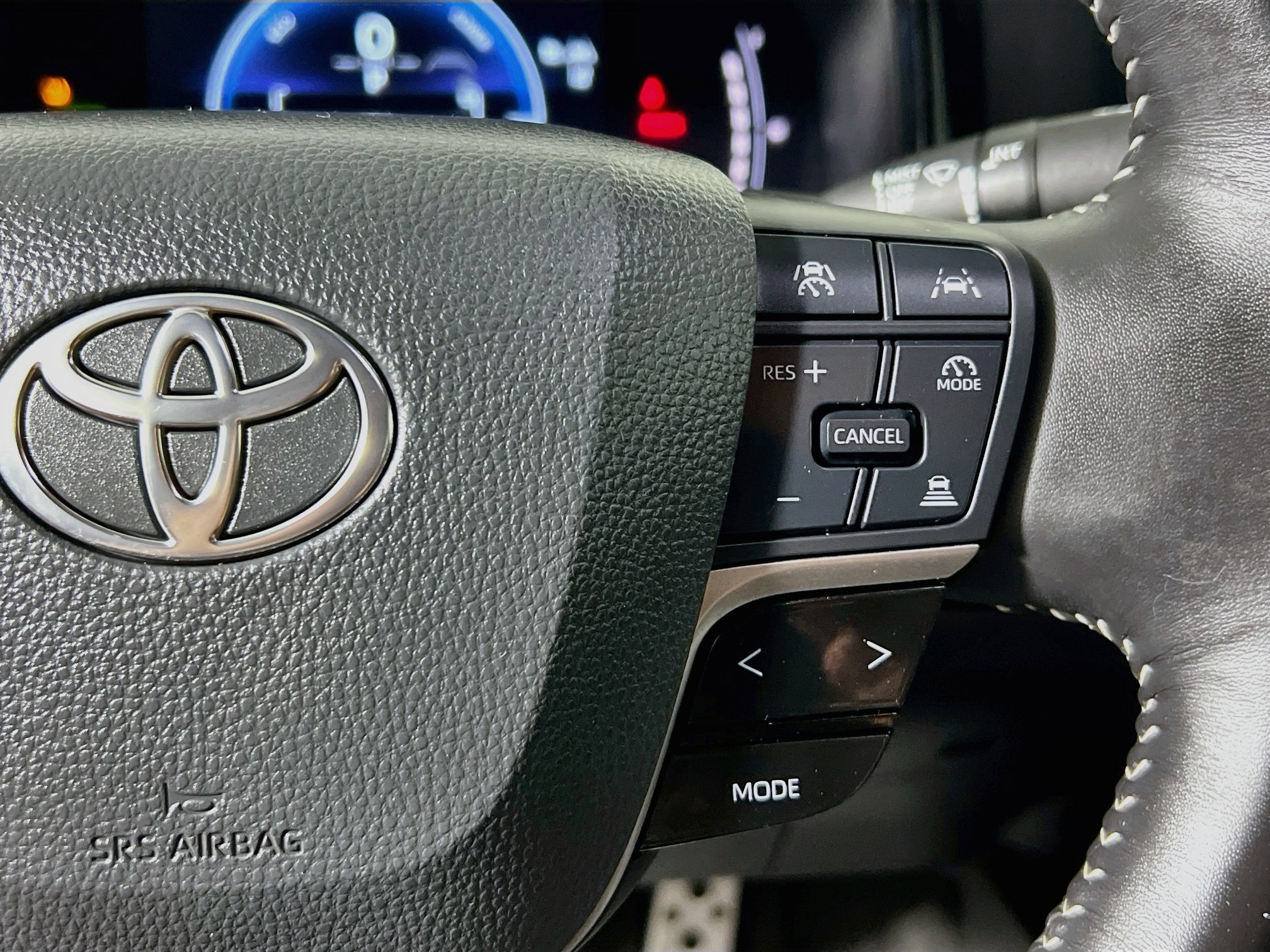 Used 2025 Toyota Camry SE FWD image 19