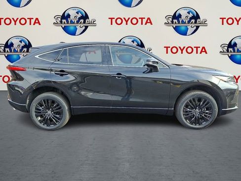 Used 2023 Toyota Venza Nightshade image 9