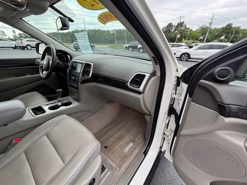 Used 2012 Jeep Grand Cherokee Laredo RWD image 27