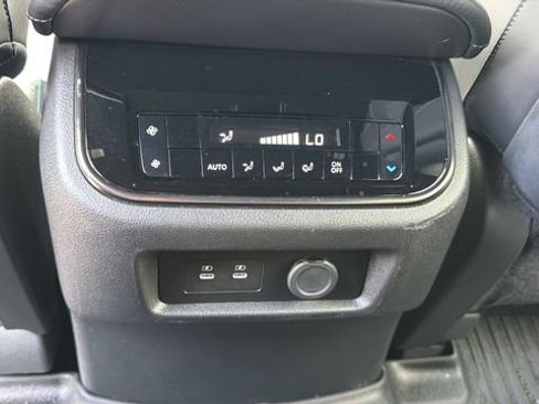 Used 2025 Nissan Armada PRO-4X AWD/4WD image 10